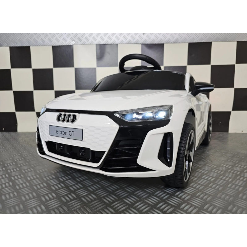 Elektriskā rotaļu mašīna Audi E-Tron 12V balta C4K0168