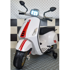 Elektriskais rotaļu motorollers Vespa Sprint 12V balts C4K0480